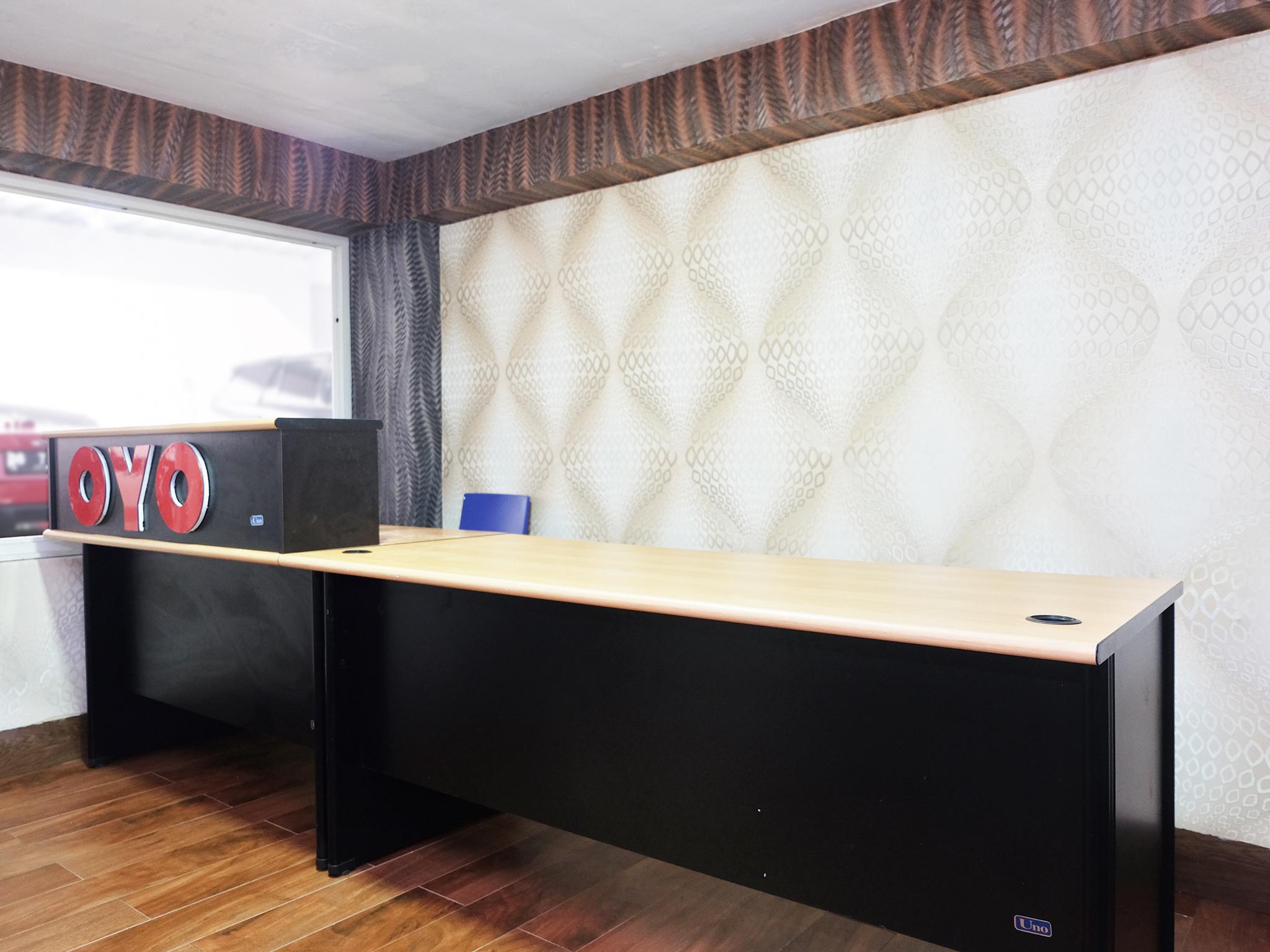 OYO 2595 Hotel Jinan Makassar Bagian luar foto