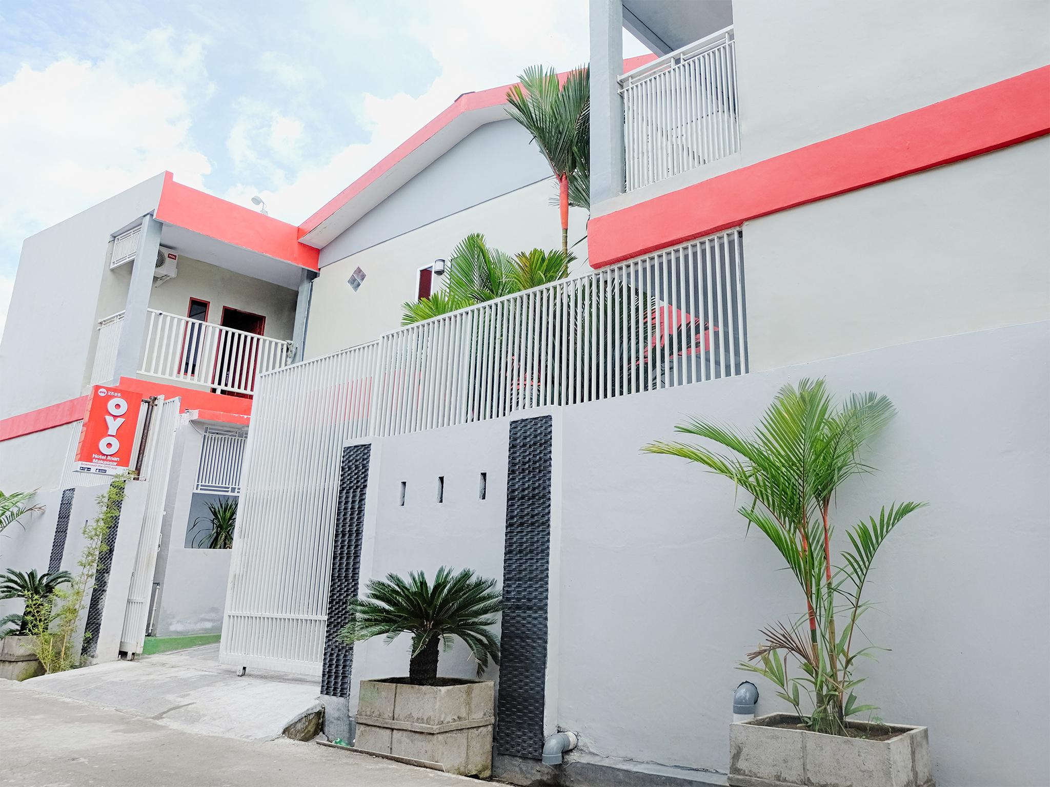 OYO 2595 Hotel Jinan Makassar Bagian luar foto