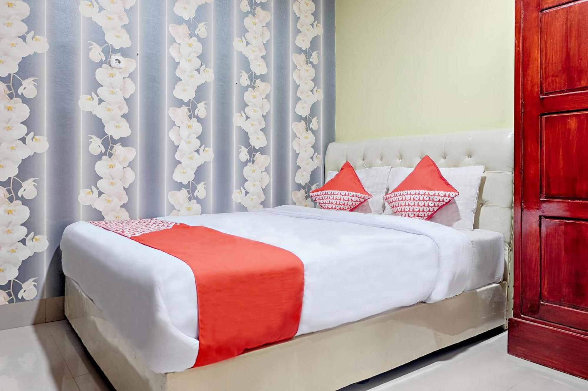 OYO 2595 Hotel Jinan Makassar Bagian luar foto