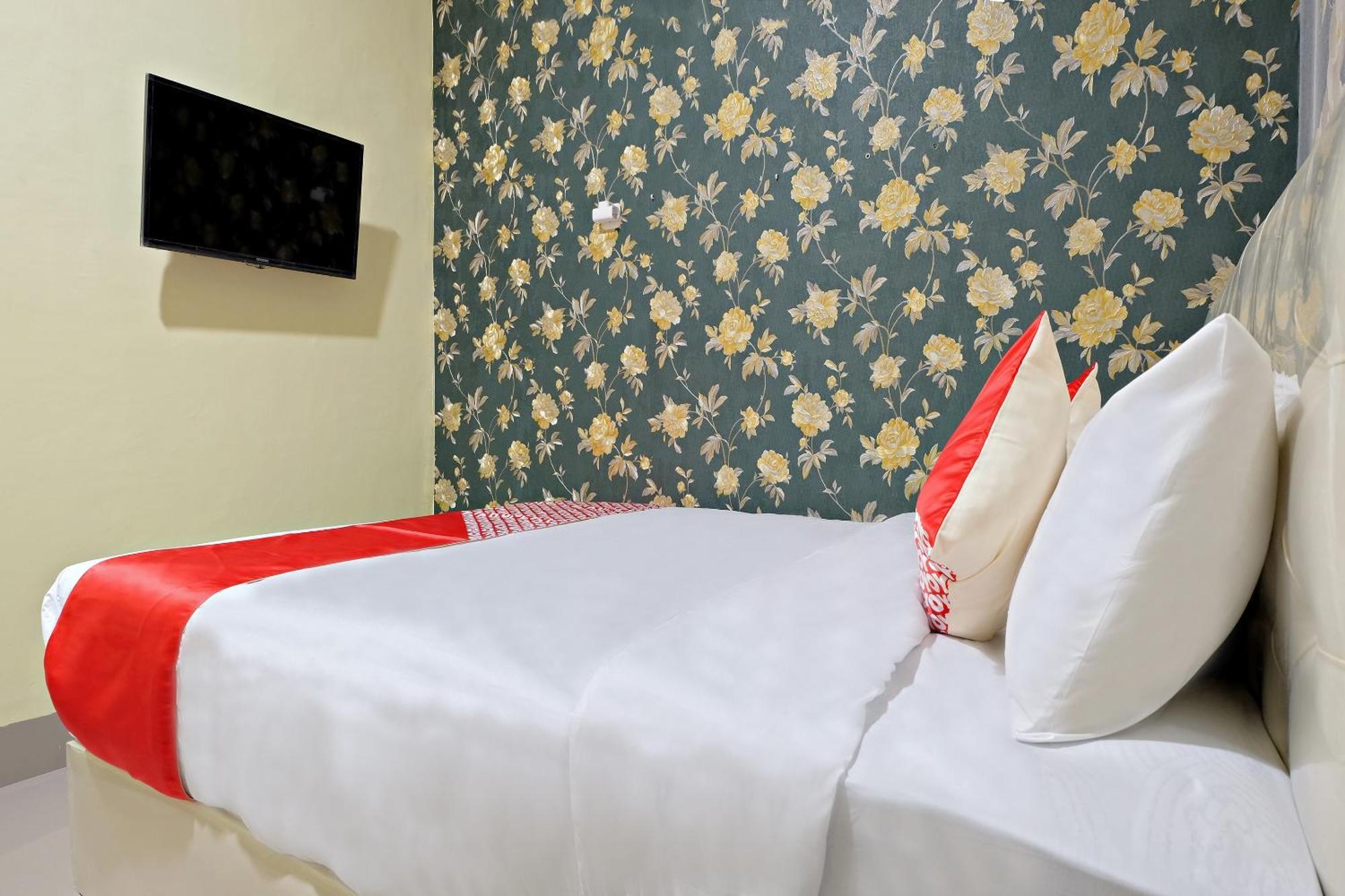 OYO 2595 Hotel Jinan Makassar Bagian luar foto