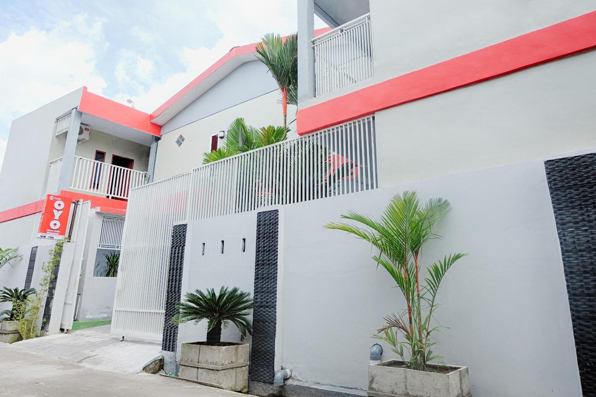 OYO 2595 Hotel Jinan Makassar Bagian luar foto