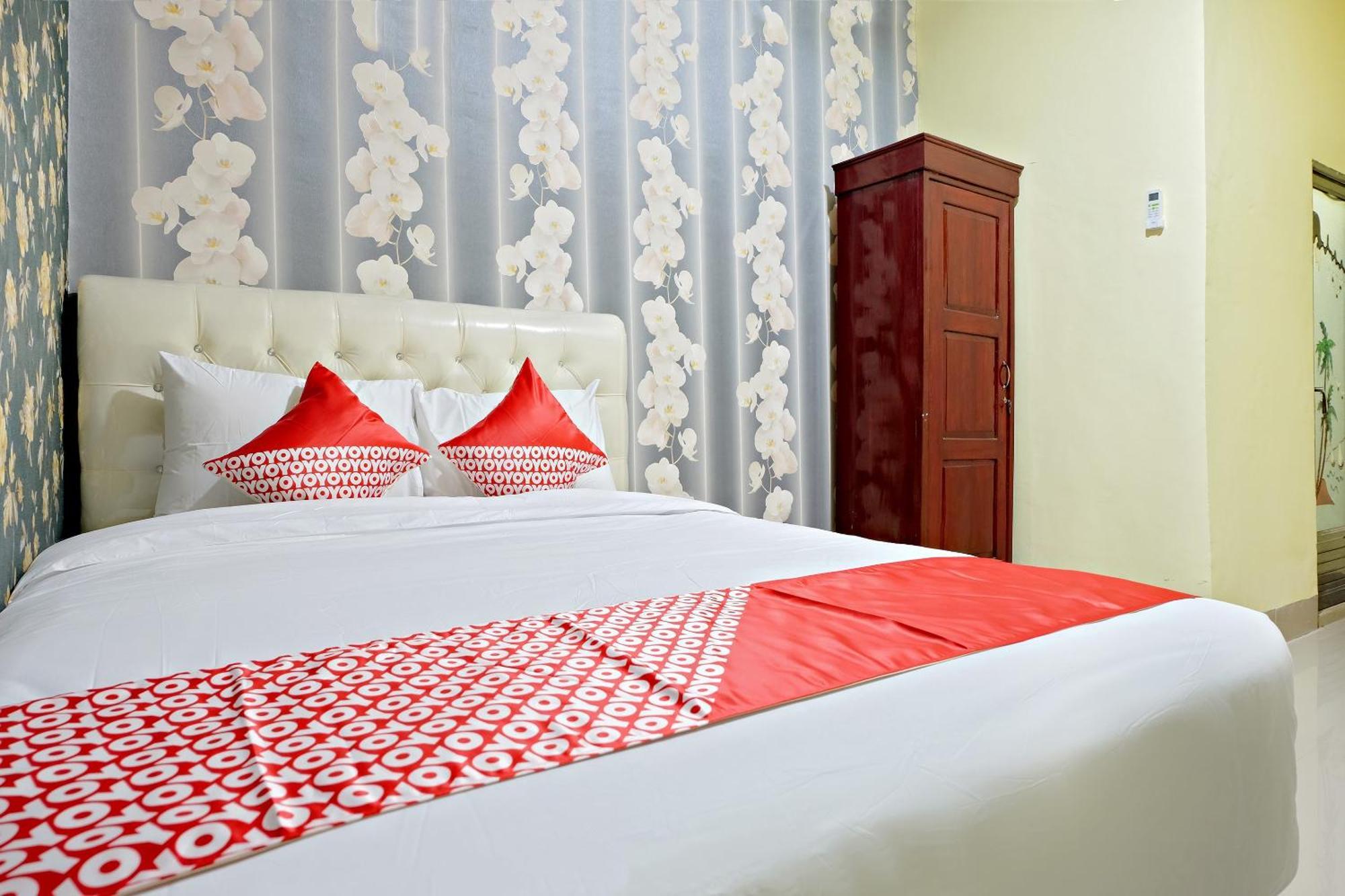 OYO 2595 Hotel Jinan Makassar Bagian luar foto