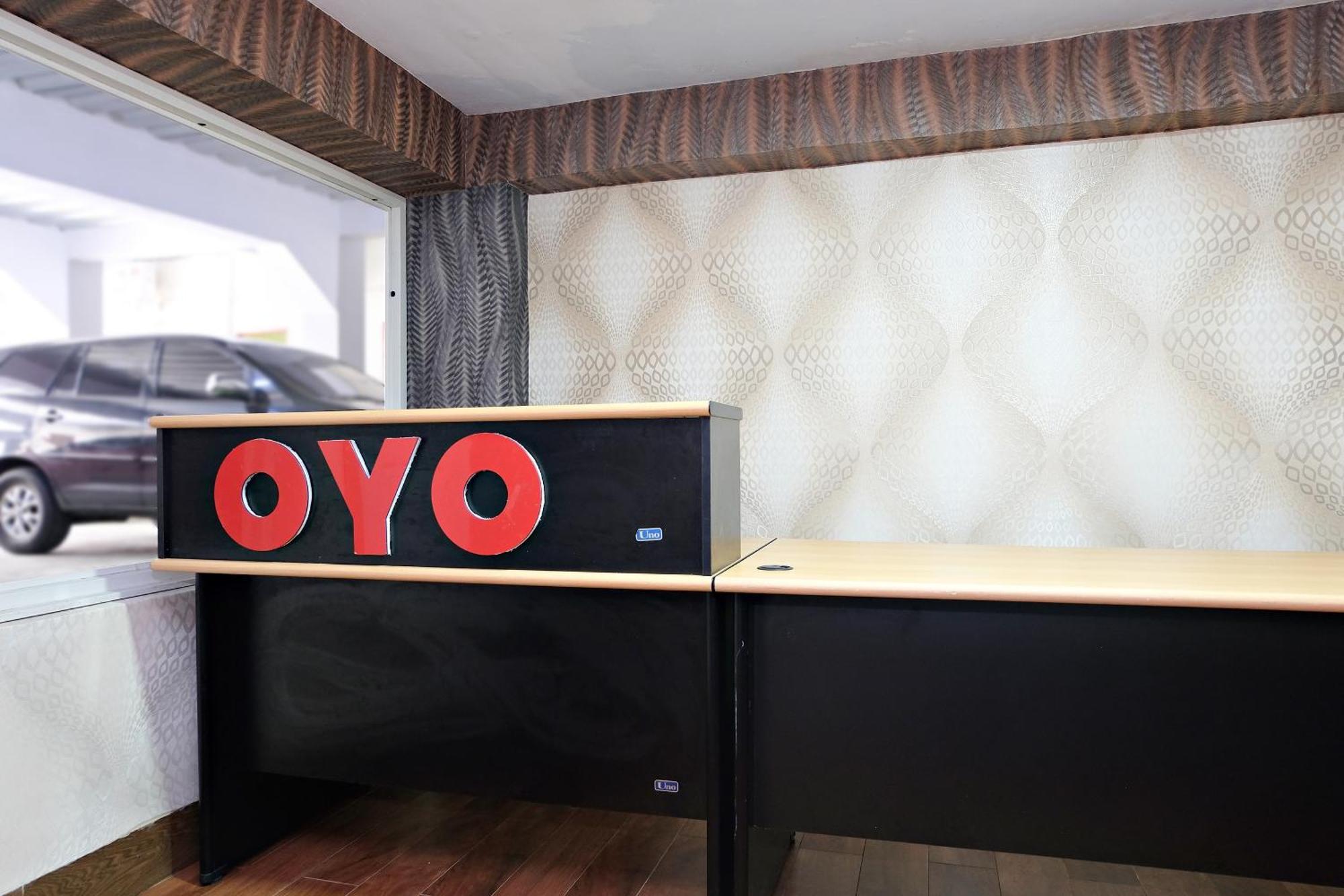 OYO 2595 Hotel Jinan Makassar Bagian luar foto